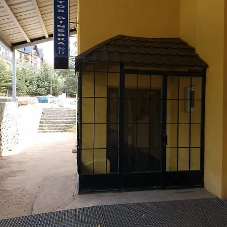 Edificio Ginebra * シエラネバダ